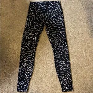 Lululemon size 6 rose printed leggings